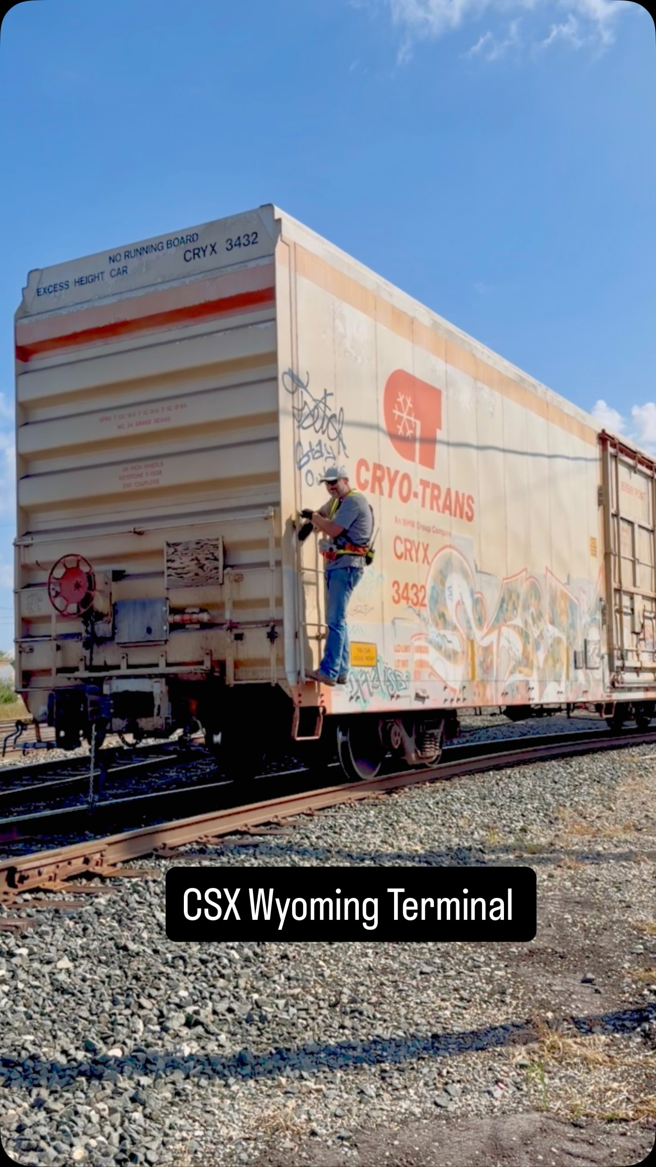 Westbound CSX #6296 with R161 the Iron Hi-Way train at Riverside