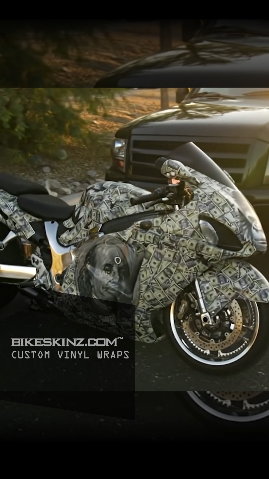 ティム This Suzuki Hayabusa is covered in HUNDREDS 💯💸 Clean $100 bill