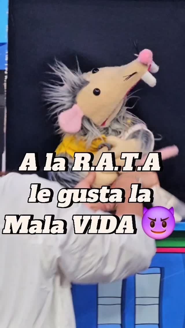 A @la_rata_del_6 le gusta la MALA VIDA y es azotada con la corbata de ...