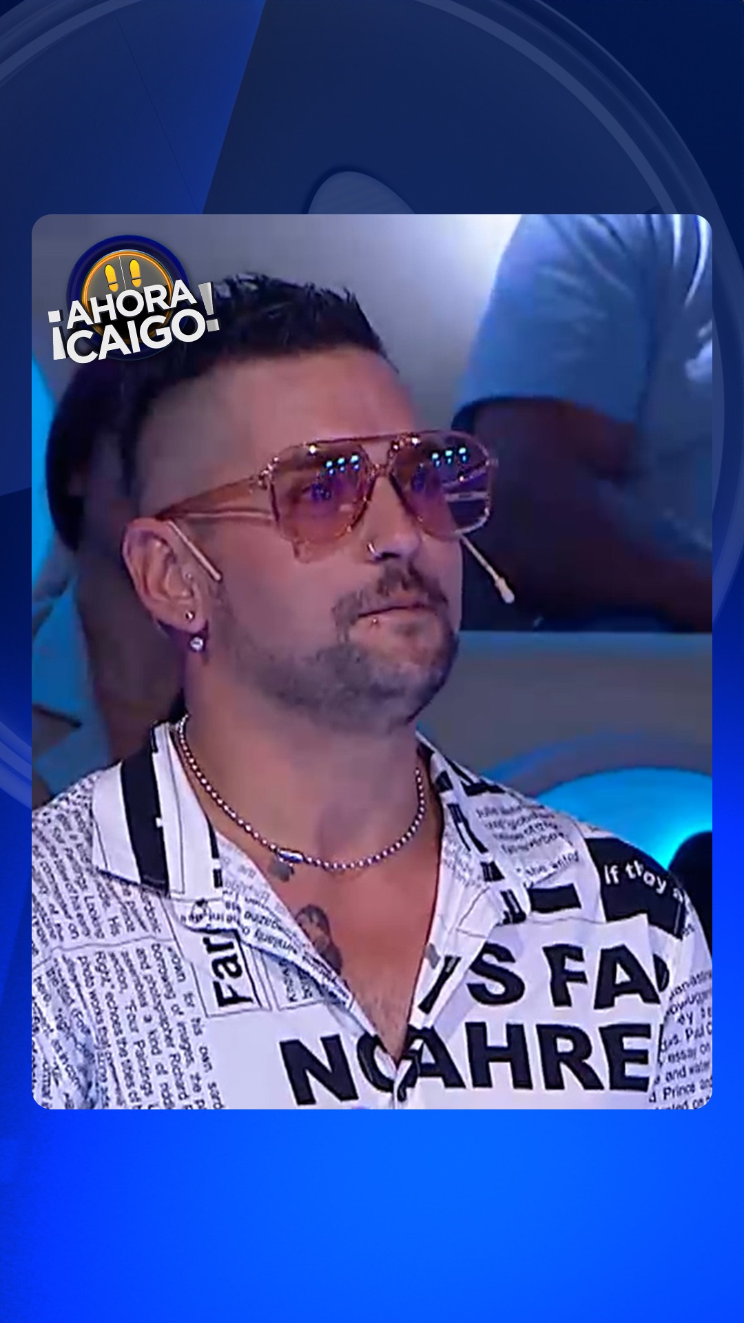 Mi amigo haciéndose el humilde con la ropa nueva que se compró 😎 ...