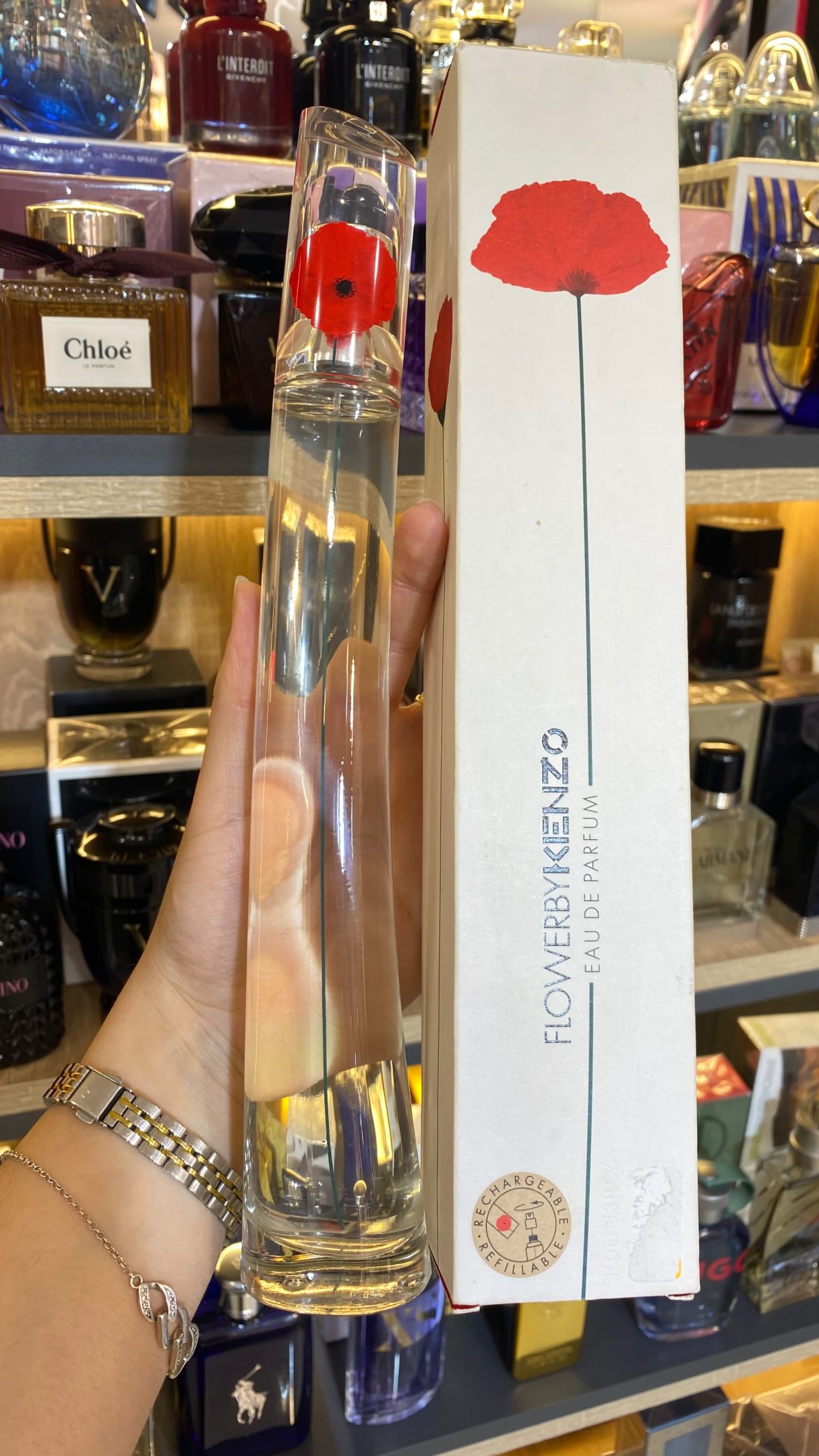 The new FLOWER BY KENZO L'Absolue Eau de Parfum bottle captures