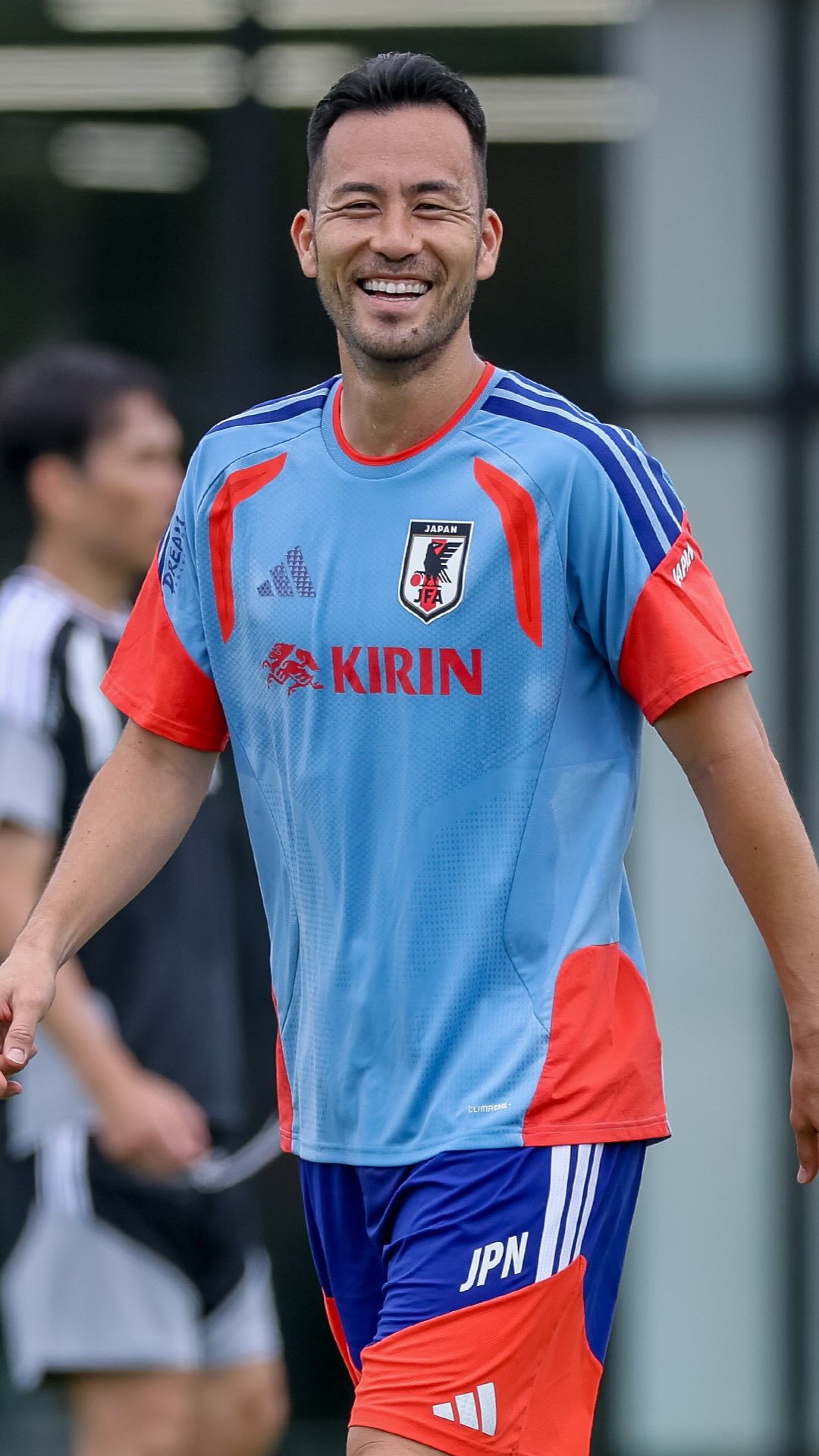 サイズ感チェック!! アディダス サッカー日本代表 2026 アウェイ