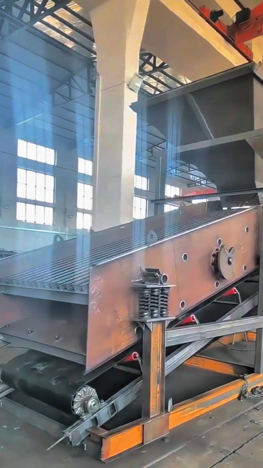 A vibrating stone screen is a device that uses vibration to separate ...