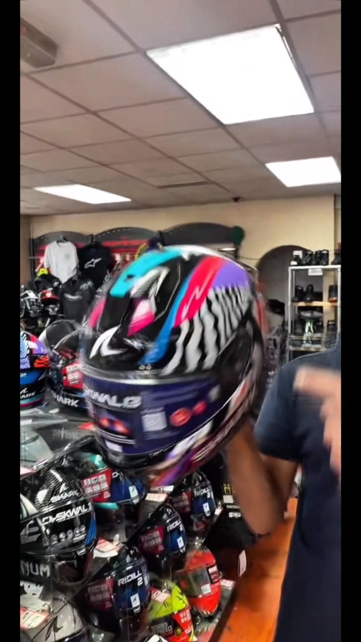 bike helmets newcastle Torc Newport T1 Breakers Full Face Helmet for XL It is also communication system compatible and has a raised chin bar lock system and a quick release chin strap buckle system with micro adjustments for secure comfort Castle X CX935 Raid Helmet