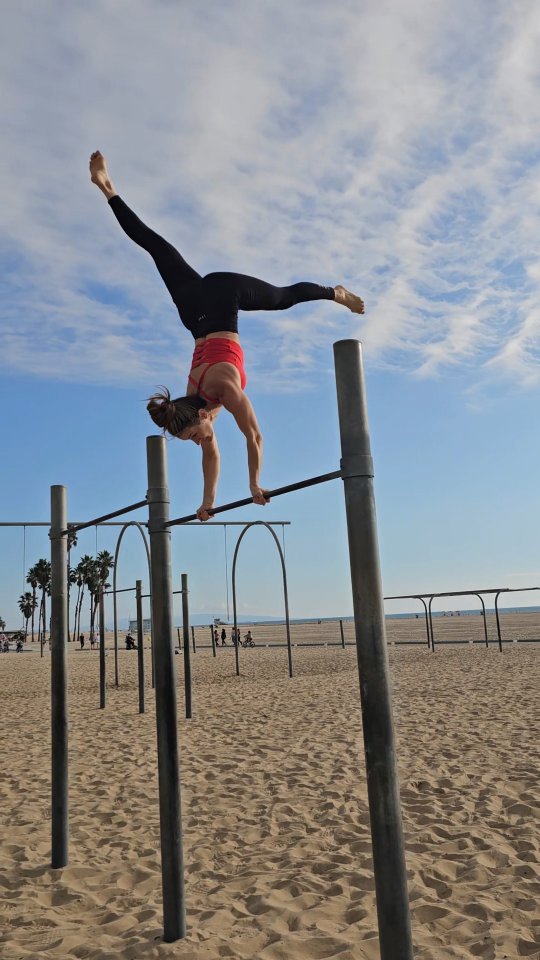 #youngerself #calisthenics #gymnastics | Laura Novack | Facebook