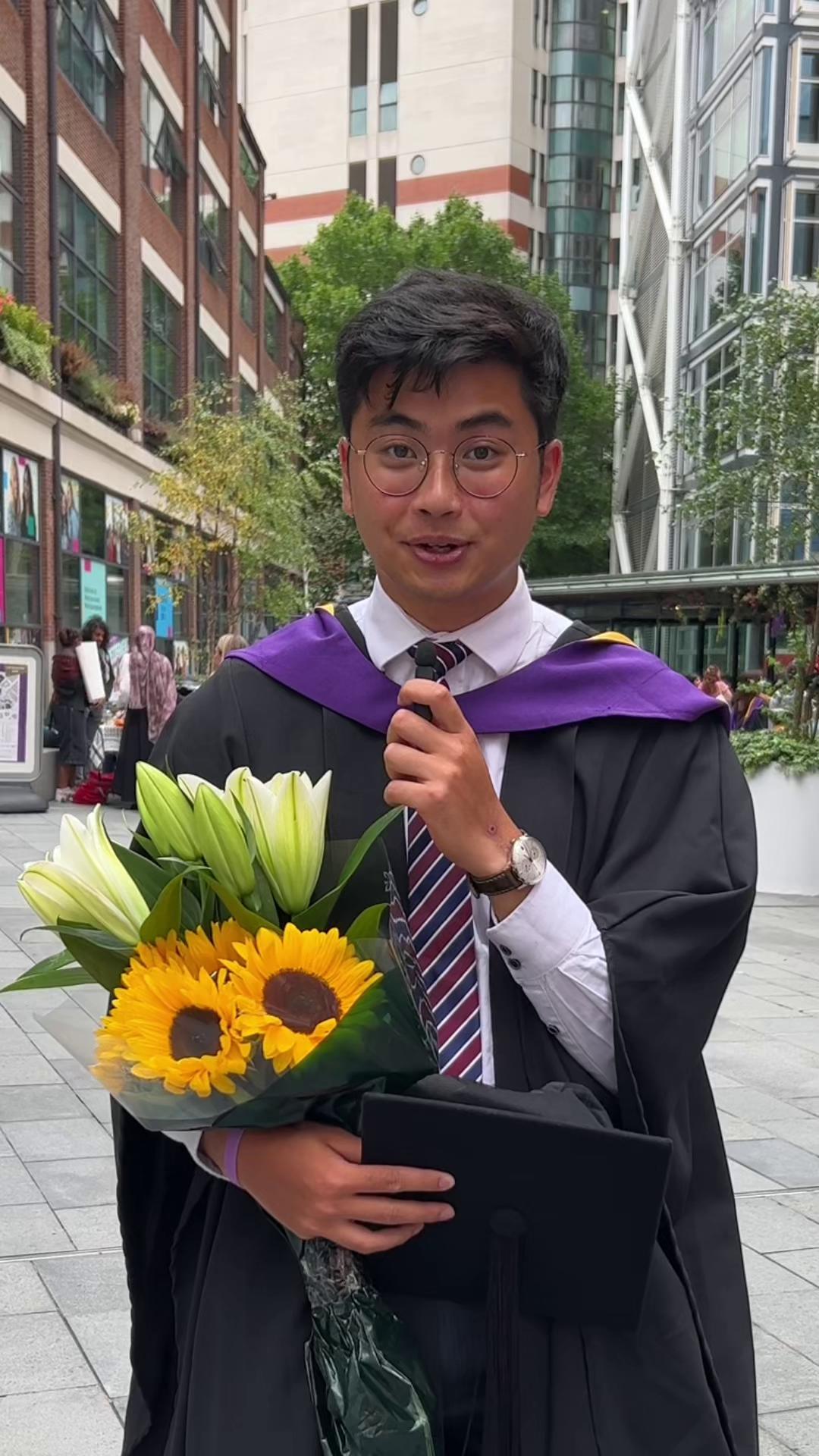 lse graduation dress code Congratulations, graduates! ✌️🎓 We're so proud to welcome the class of 2024 to our alumni community. Stay connected: https://www.alumni.lse.ac.uk/s/1623/home.aspx Our LSE Careers Service is available to grads for five years after DROP-GLOBAL