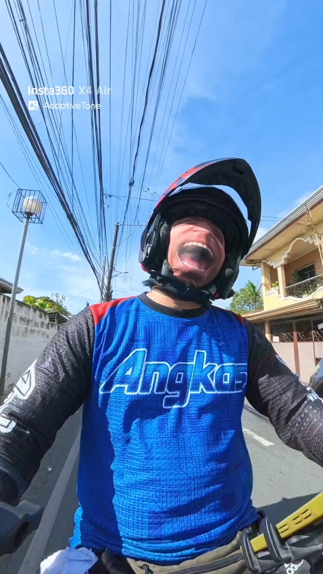 Bibili lang naman ako ng yosi bakit pinag tatawanan nila ako🤣. # ...
