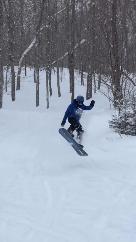 Riding Morrow Todd Richards 154 snowboard at Mont-Tremblant