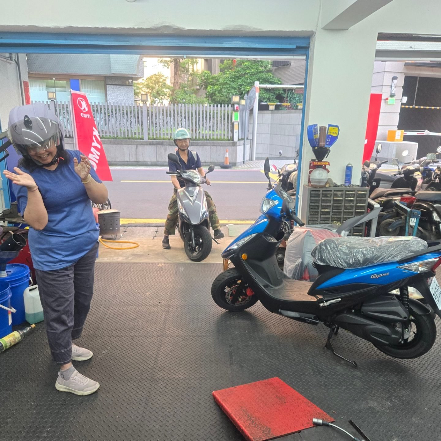 駿馬車業-秀朗橋頭微笑店 | Xinbei