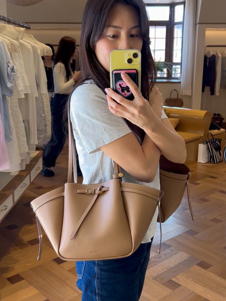 Folnua Bag preorder closing in 8 hours! Originally I bought anthos