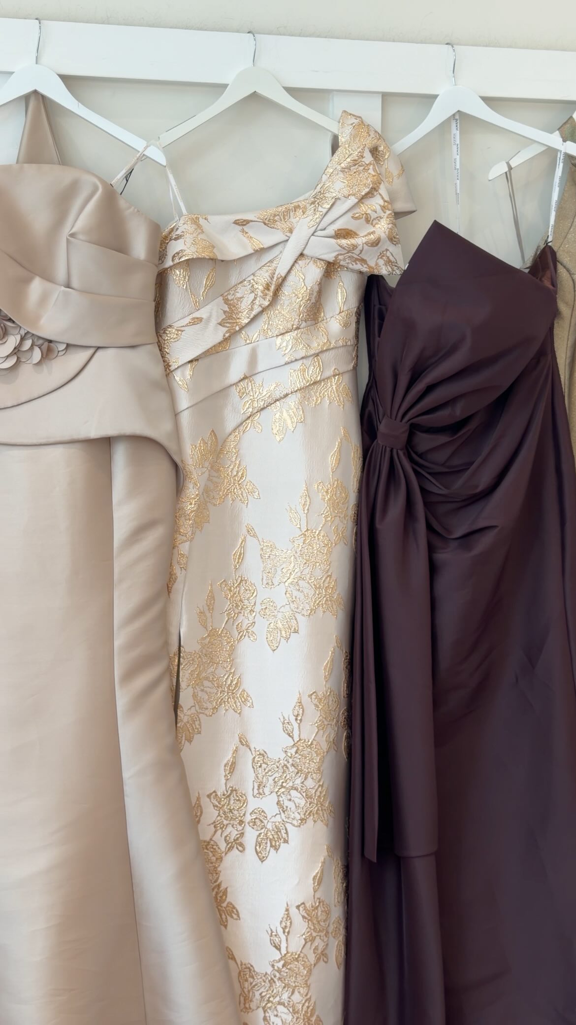 bridal path bridesmaid dresses Our Formal Sample Sale is in full swing!!! So many beautiful to choose from! Anywhere from $50 and under, 50% off, and 75% off … we have it all! ✨🤗🫶🏼 , #bridalpath #wedding #moth SHOOT 22-04-2026 Dineout | Lava Restaurant Color:Bone Brown Hips 96cm