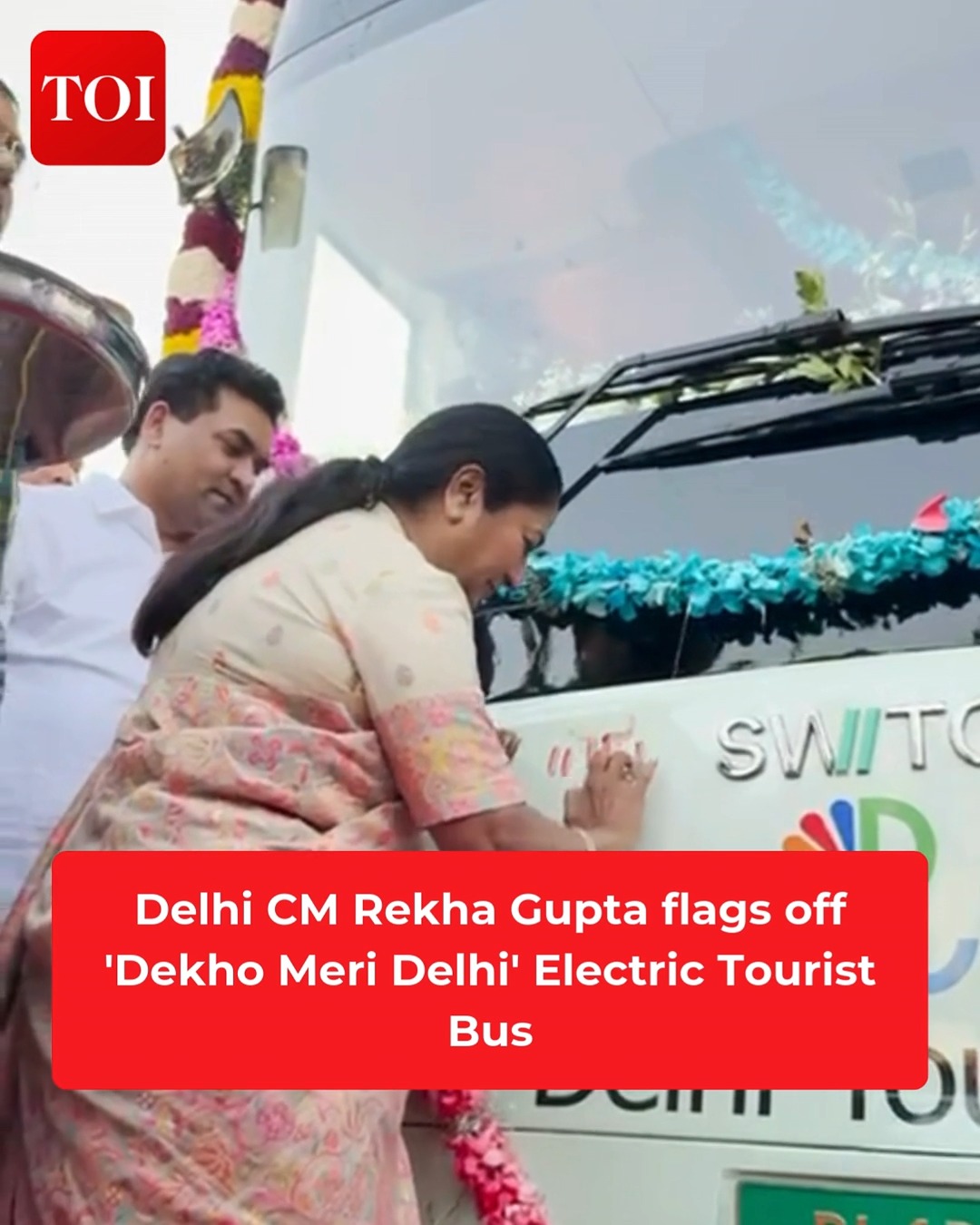 Delhi CM Rekha Gupta flagged off the “Dekho Meri Delhi” Double Decker ...