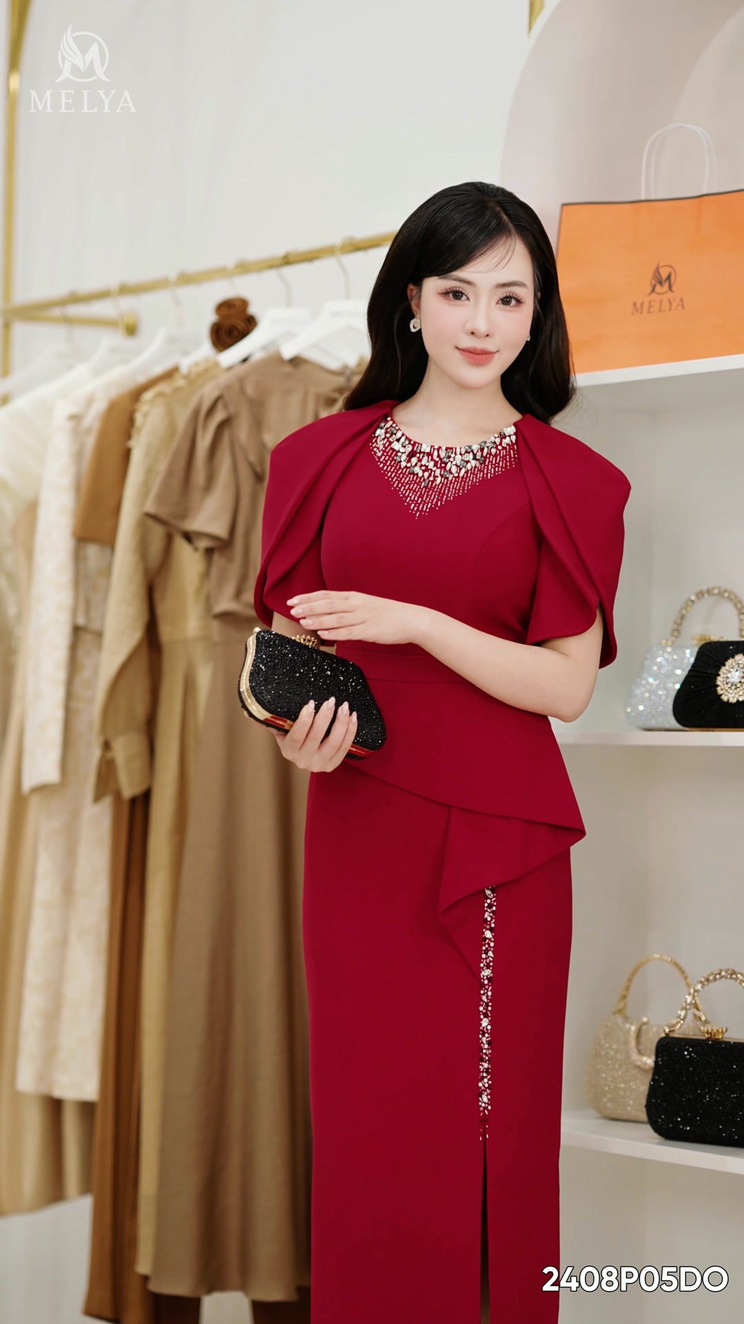 Khám Phá Quyến Rũ Sang Trọng Cùng MELYA Chiếc đầm này ôm sát cơ thể nhẹ ...