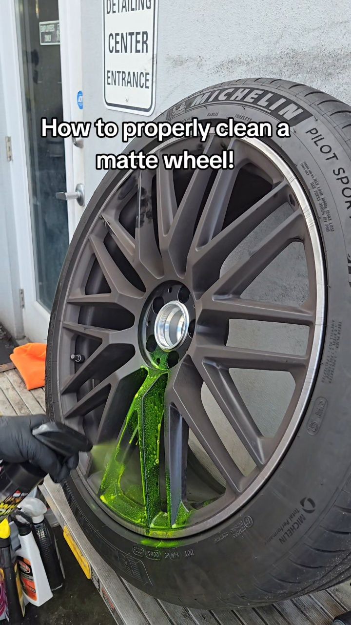 Wheely Clean Concentrate low Ph acid wheel cleaner & Wheel Bomber high ...