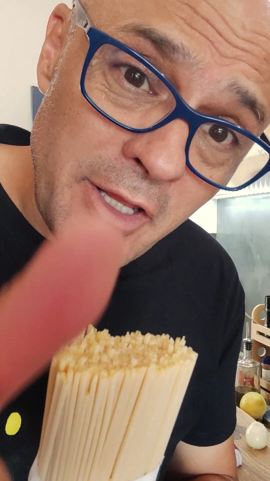 Qui trovi tutto, i miei libri e le cose che uso nei video, le magliette ...