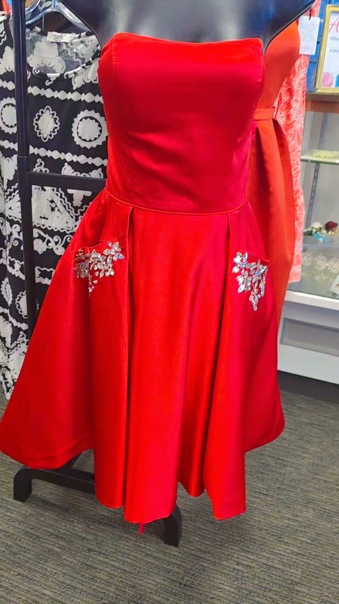 homecoming dresses winston salem dresses!! Good prices good service!! #formalwear #winstonsalem | Erika's Inspirations color-coraline