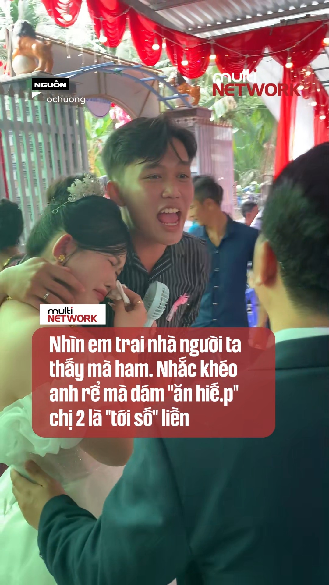 Nhìn em trai nhà người ta thấy mà ham. Nhắc khéo anh rể mà dám 