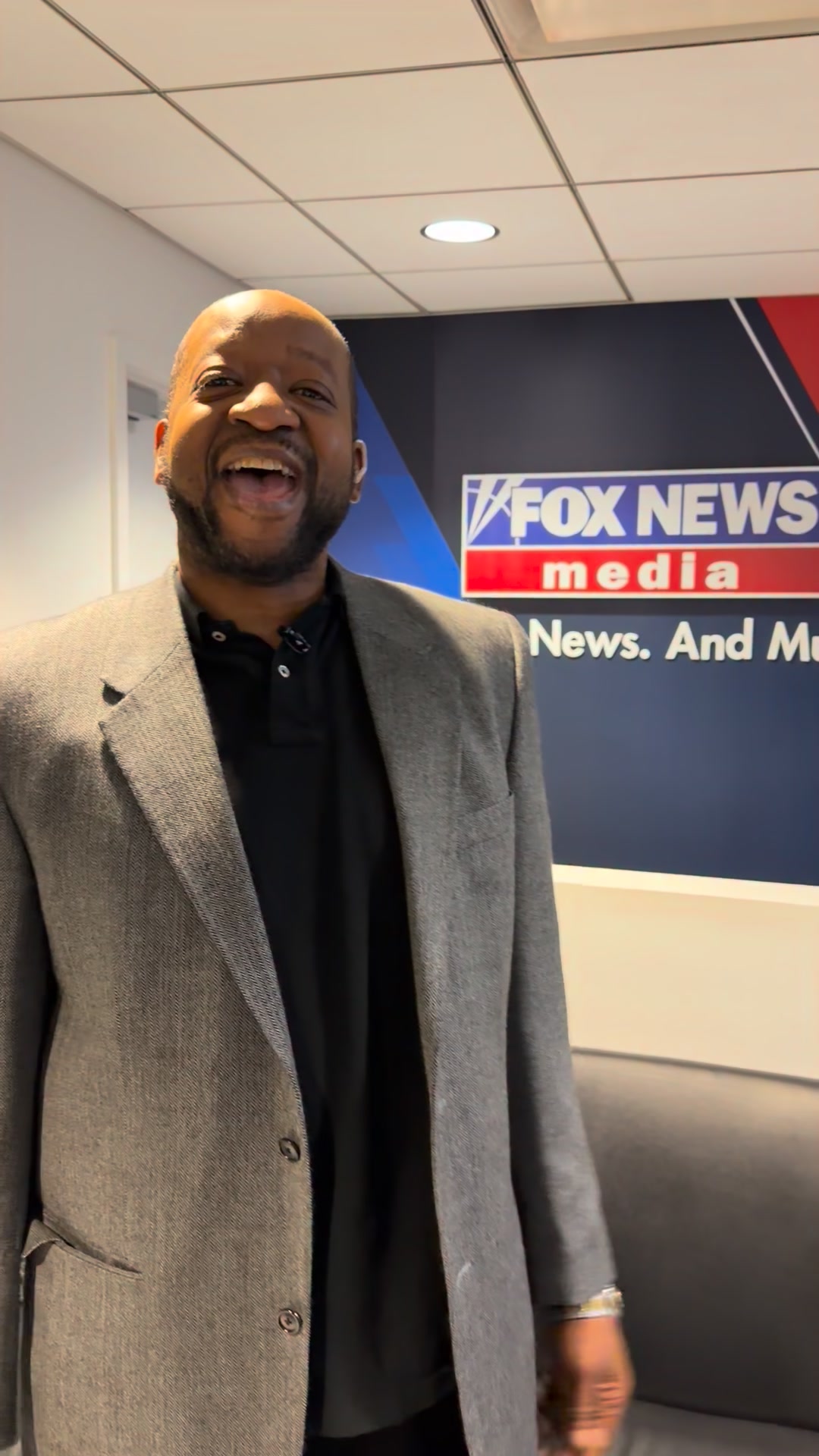 nkt♡ It's Sherrod Small & he's ready for tonight's show! Catch him at
