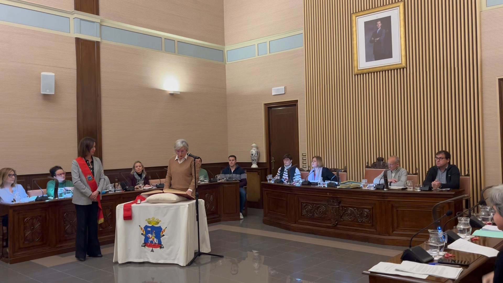 Yolanda Roldán toma posesión como concejala del ayuntamiento de Ejea ...