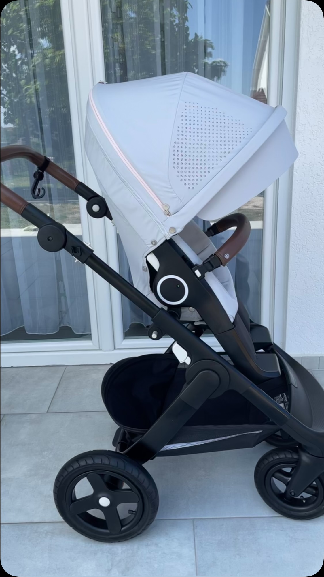 uppababy rumble seat review Vista V2+ Model:RIS710MLXF outdoorswoman lockable front wheels Bamboo Fly Rod Illustration