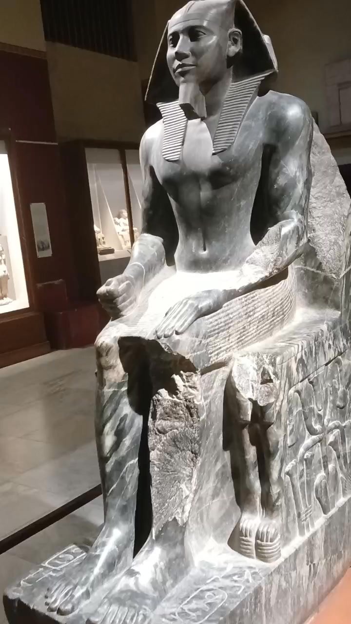 King Khafre was the son of King Khufu and succeeded the short-lived ...