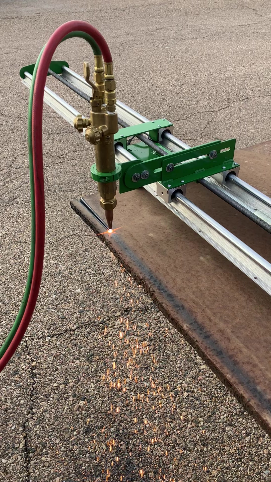 Used the new homemade track torch to cut 3/4 inch thick plate and it ...