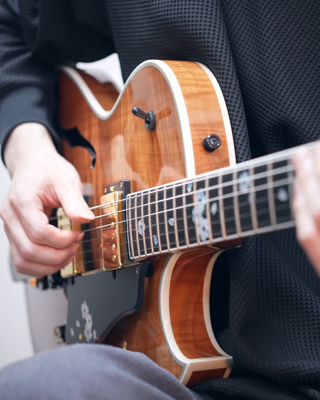 🌸 Cherry Blossom Guitar 🌸 | Seiji Igusa