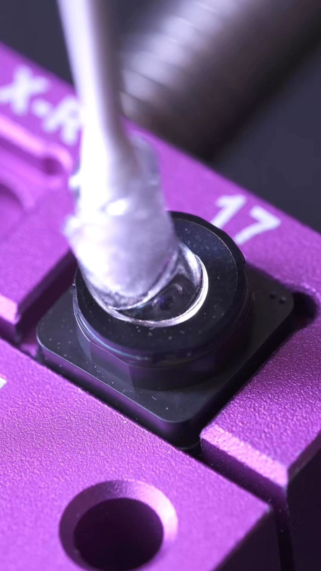 Resistor flying off disrupts your repair progress? LBtool second