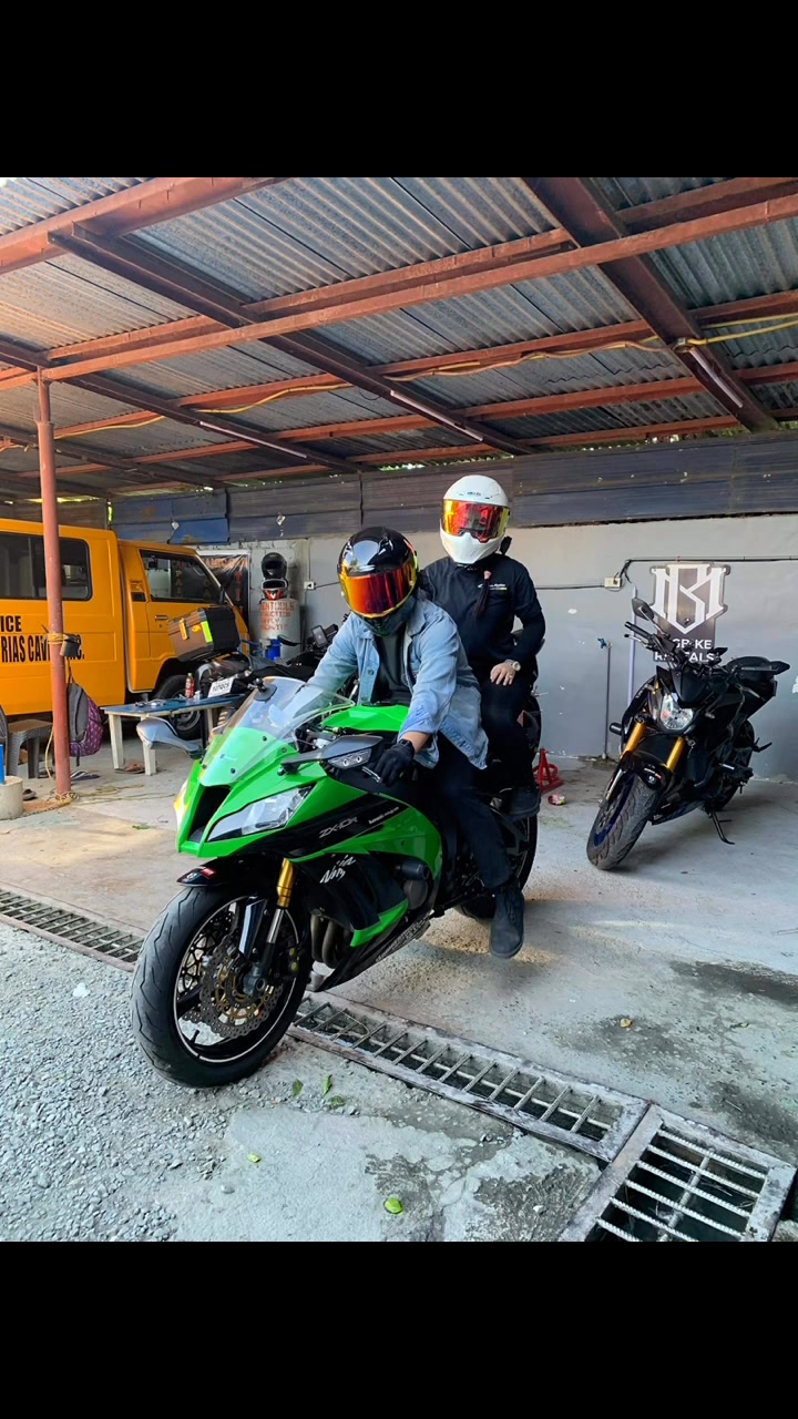 ✓ Repeat customer ✓ Zx10R Buena Mano renter BIGBIKES FOR RENT
