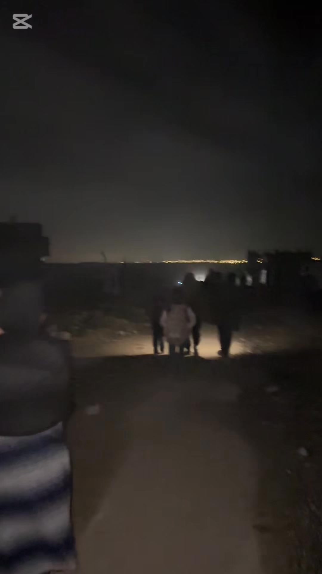 أمنة مصطفى عبدالله معروف، طفلة في العاشرة من عمرها، وُلدت وهي تصارع ...