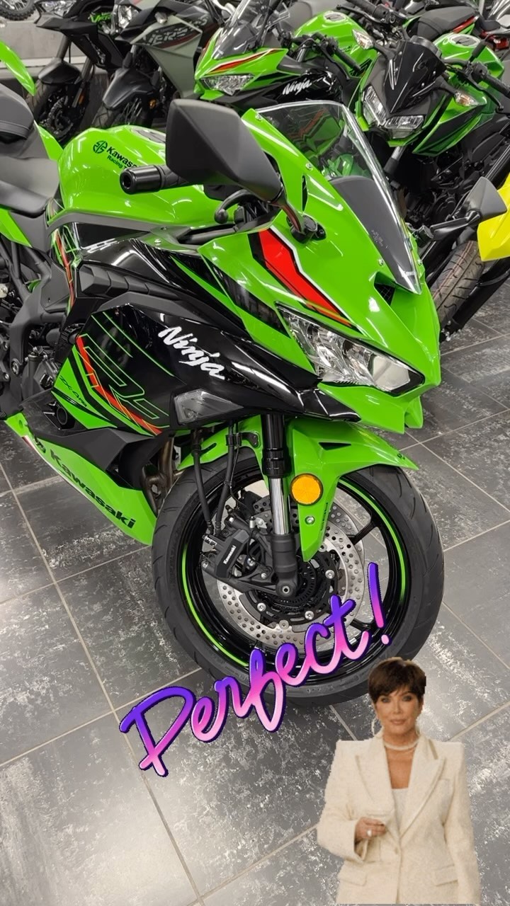 Love this custom Kawasaki ZX-11! 🔥 | CycleDrag