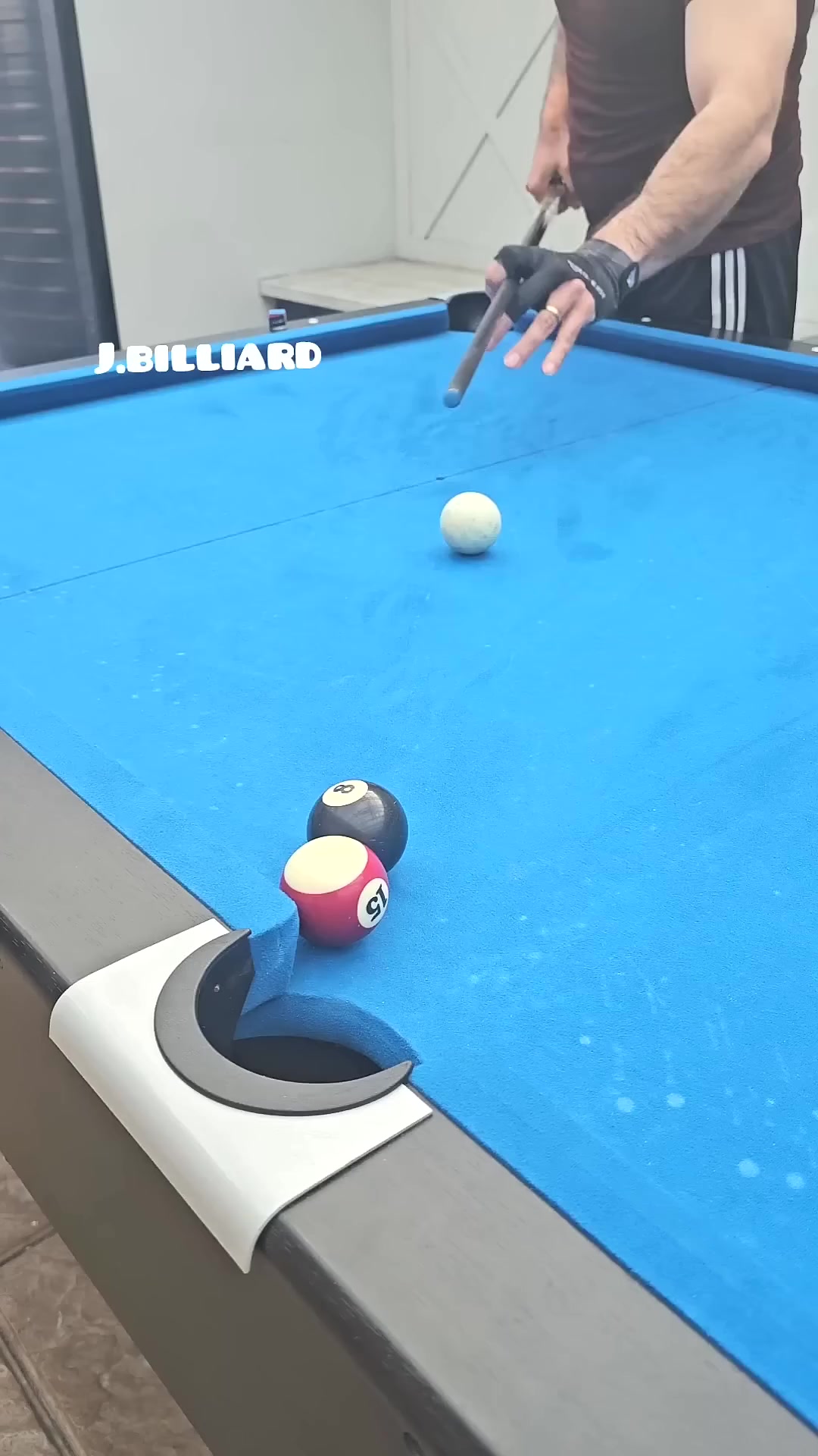 Pool lesson： how to play this impossible poolshot？ 🧐 #billiards ...