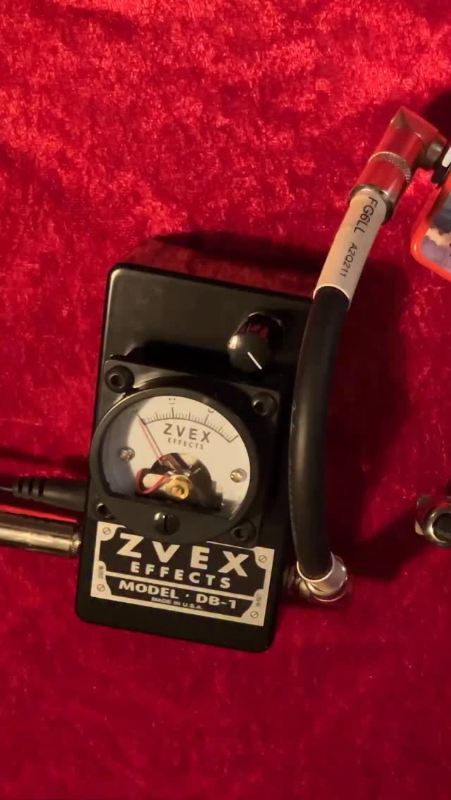 The ZVEX DB-1 is the first ultra-high impedance analog meter for