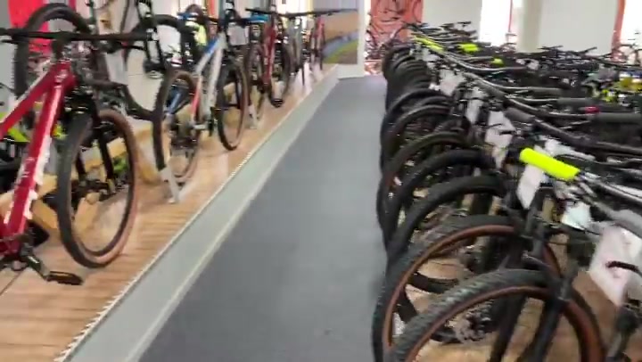 welcher fahrradständer für mountainbike DRAGONWORKS RAID Boden - Freistehender Fahrradhalter MTB, E-Bike, Rennrad, Gravel & Citybike - Stabiler Hinterradständer bis 35 kg Category:Fahrräder 20 Zoll bis 24 Zoll_47 406 Größe:L (55-61 cm) Fahrradcomputer Kabellos mit 20