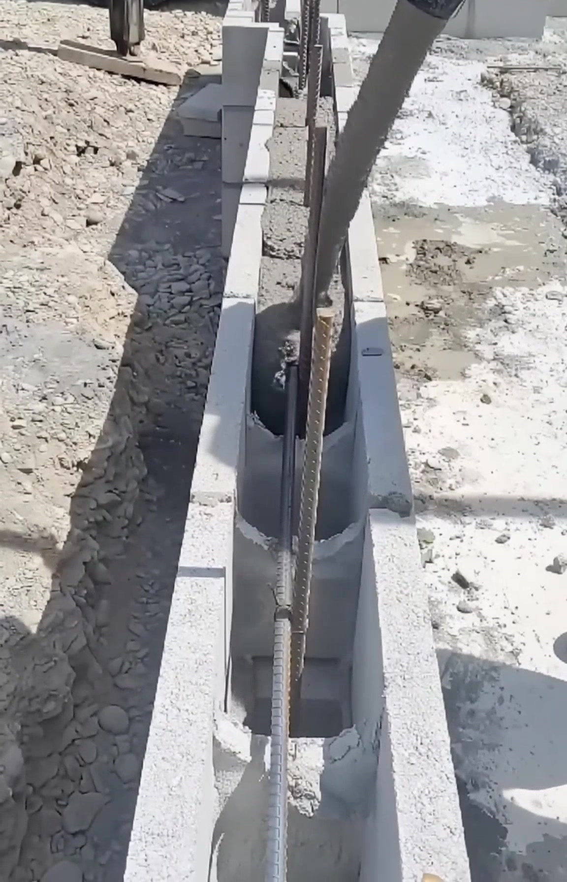 Pouring Cement Into Cinder Blocks #blocklaying #concrete #construction ...