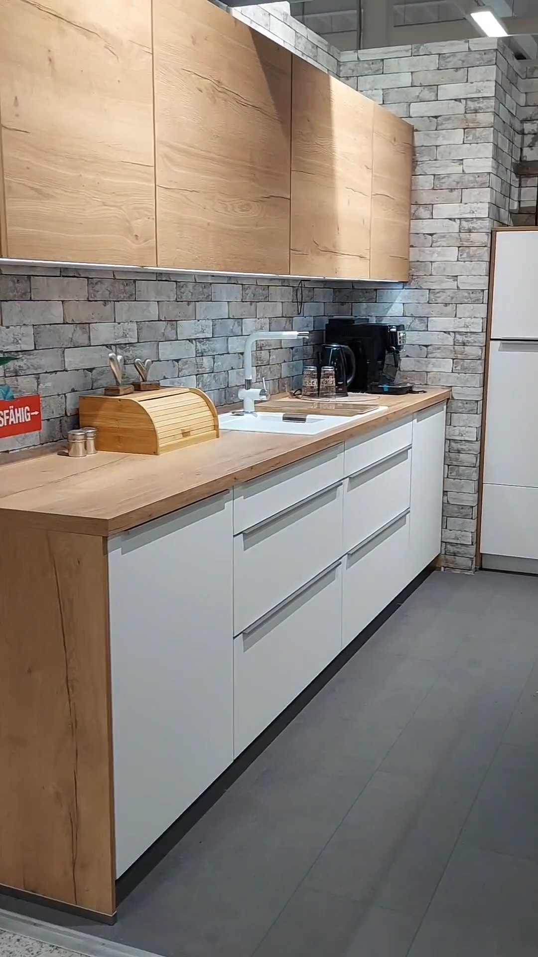 🍽️✨ Traumküche mit POCO! Alles, was Du siehst, findest Du bei uns – stylisch, funktional & budgetfreundlich! 😍 Hol Dir den Look für Dein Zuhause! 🏡💛, 👉 Entdecke die Produkte in der Bio!, #KüchenInspo