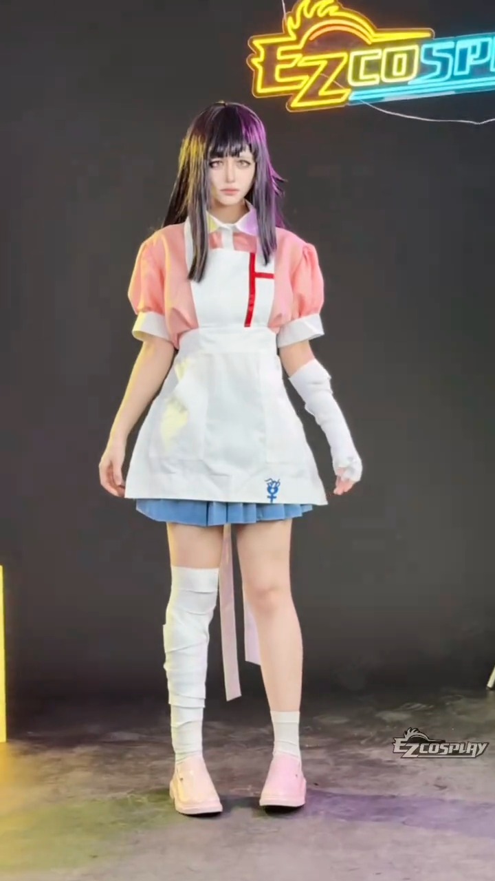 🎥 Behind the scenes of our Mikan Tsumiki cosplay photoshoot