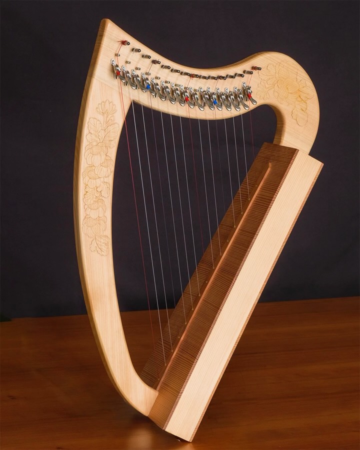 Aoyama Harp// 🌸Princess Sakura🌸 Natural Walnut Wood (Semi Gloss