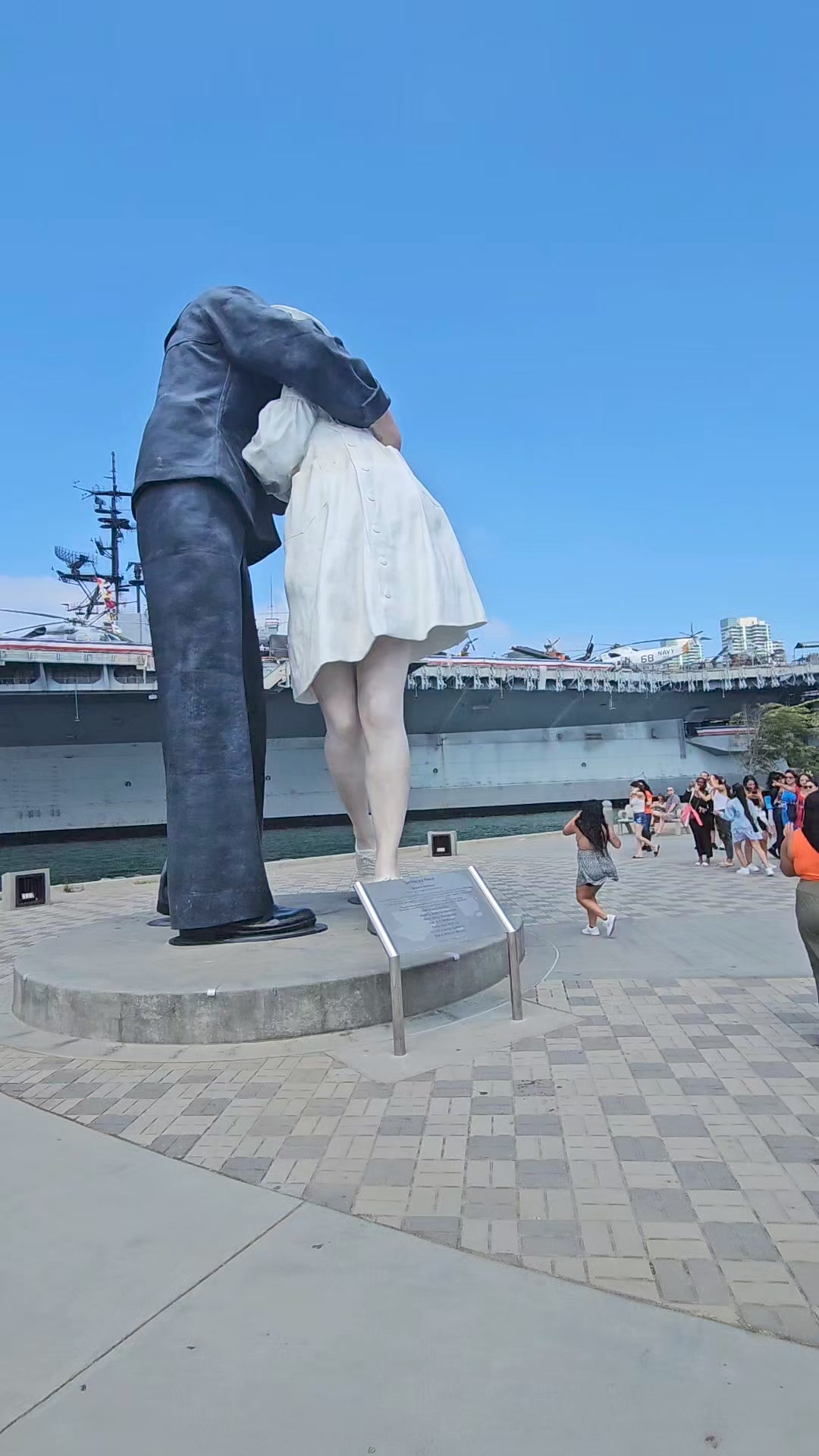 V-J Day kiss in Paris on Champs-Elysees
