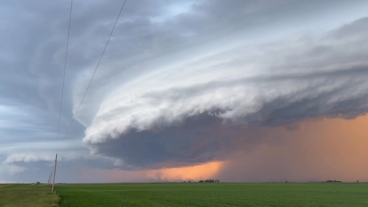 MONSTER SHELF CLOUD with QLCS #tornado potential transitions into