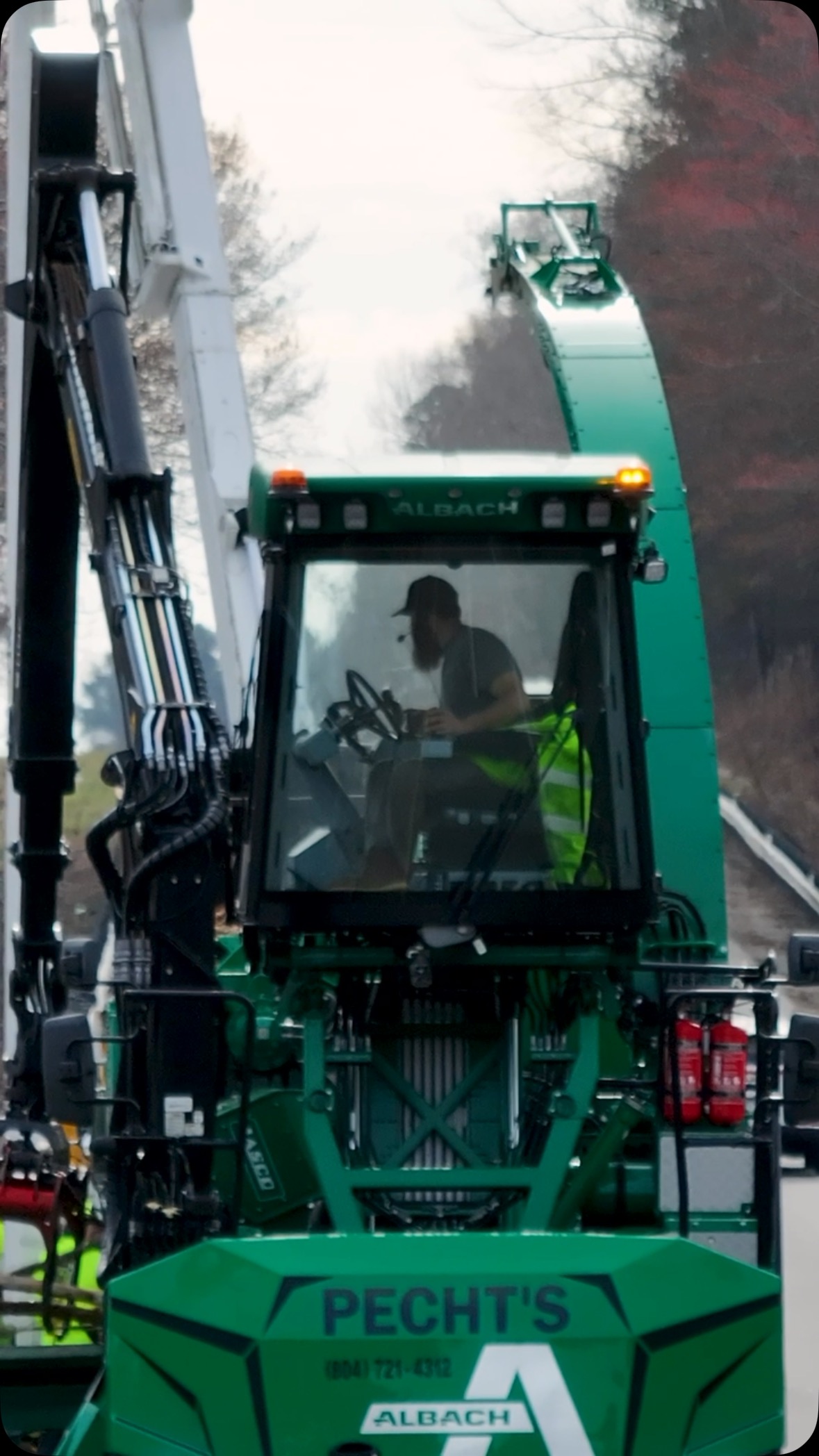 Fully mobile, road legal, self loading -- the Diamant is the chipper ...