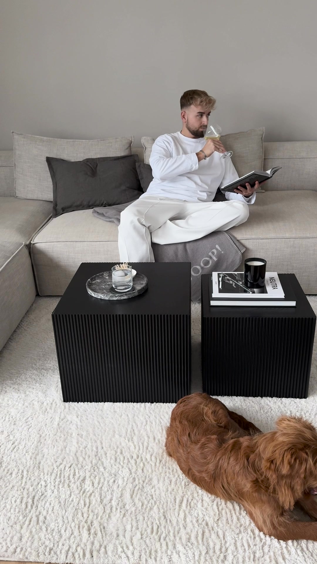 Neues Wohnzimmer‑Feeling gefällig? Mit dem Wohnzimmertisch und der Deko von porta bekommt der Raum sofort ein frisches Makeover✨😍, 👉 Beistelltisch Sanne: https://bit.ly/3O6aWhe, 👉 Joop! Wohndecke:
