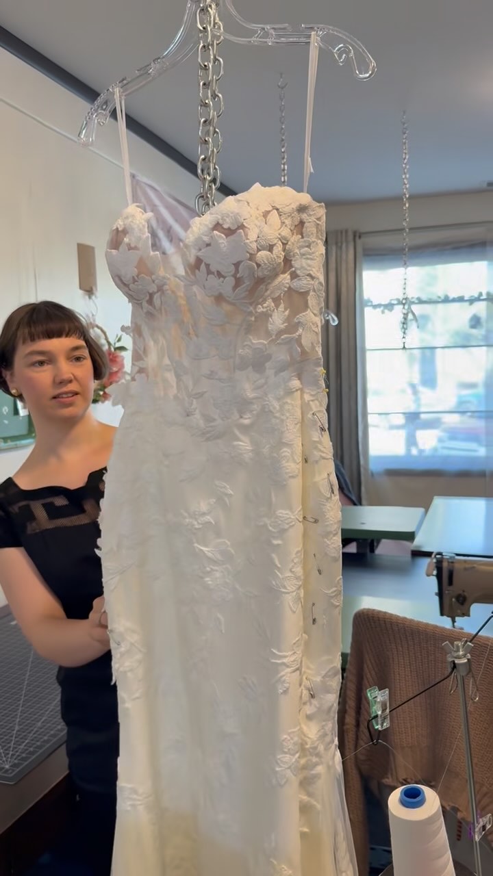 Did you know we have a famous wedding gown tailor right here in Downtown Gallatin? Meet @theweddinggowntailor, recently featured in Vogue magazine! Genna and her crew are ready to take on any of your 