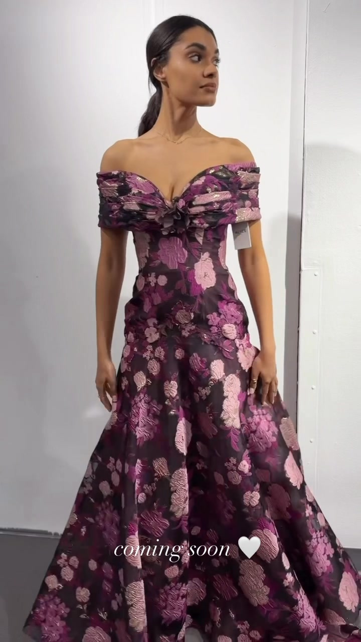 open lace back dress Long Glitter-Print Prom Dress with Lace-Up Back Gold / Medium
