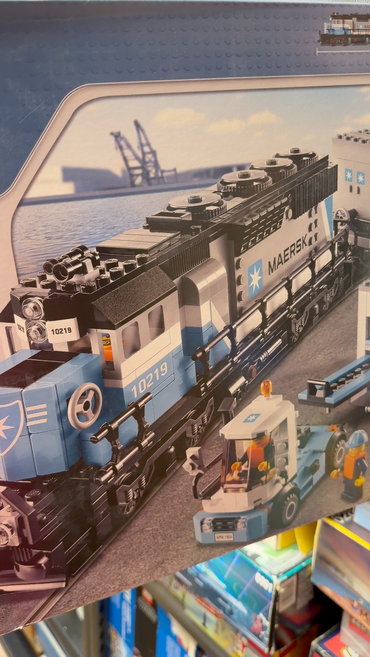 RARE SET WED - 10219 Maersk Train set!!!! SHOP this rare set at