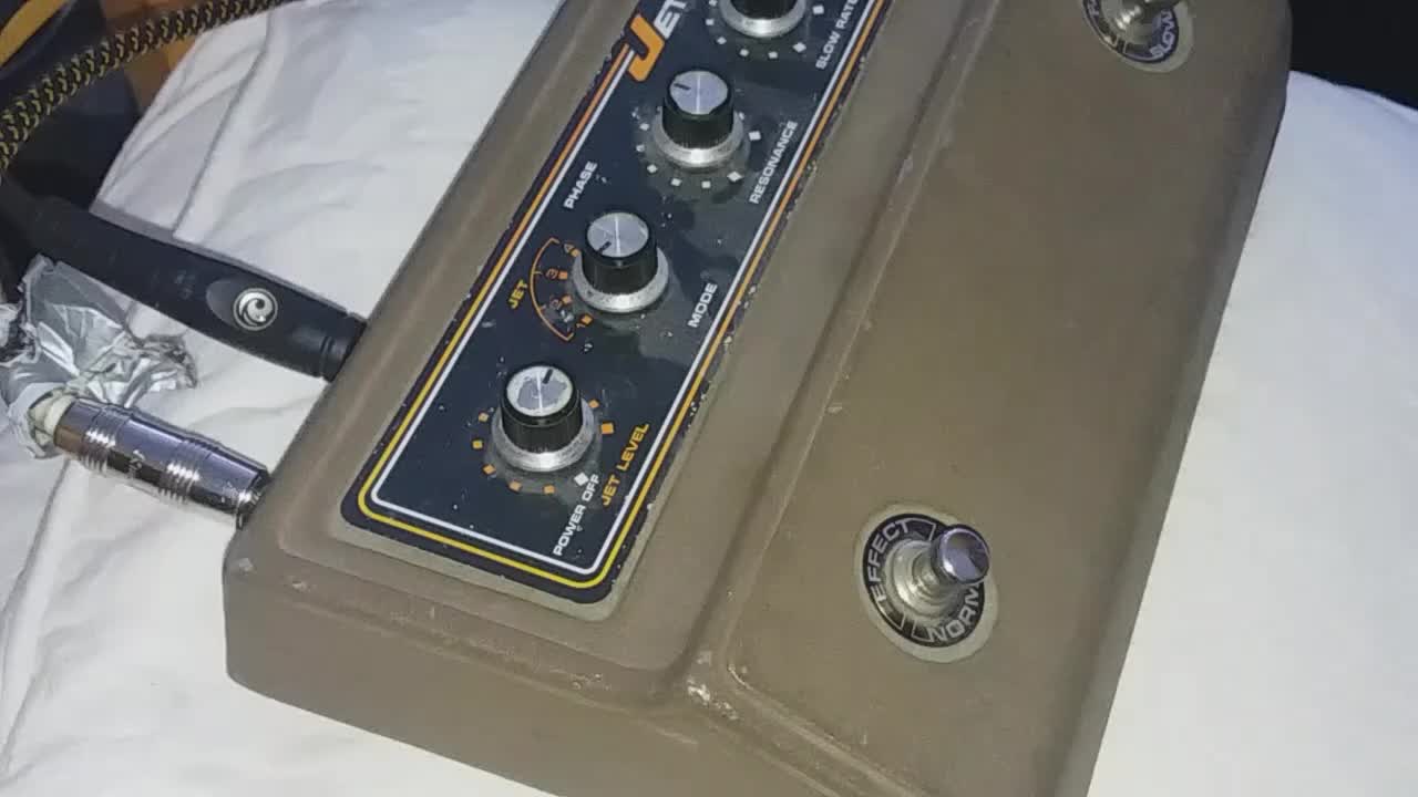 Roland AP-7 Jet Phasor fuzz and phasor pedal review
