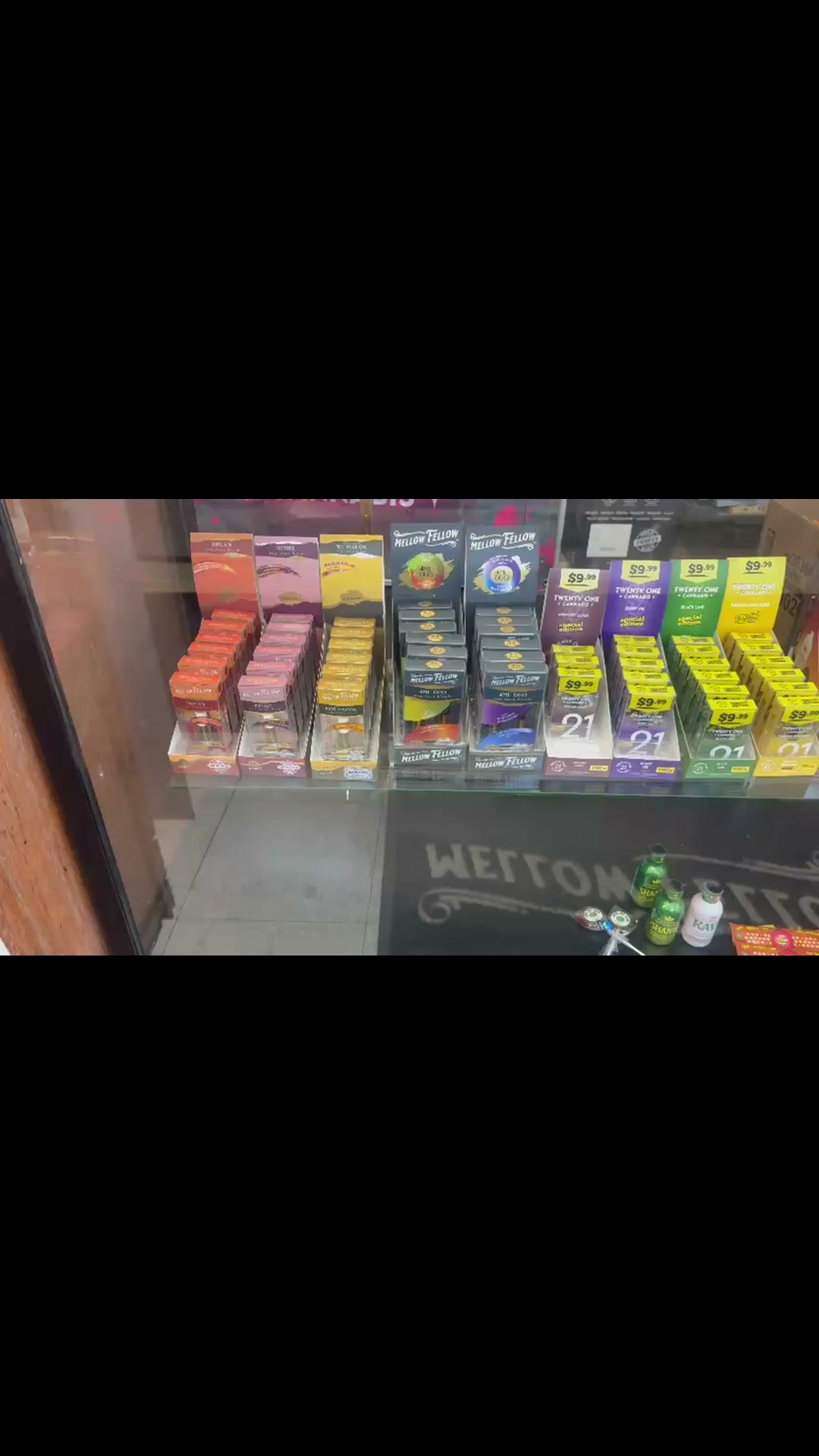 high supply goldie pop disposable vape Full stock available of wi approved vapes and everything #janesville @highlight | Lions Quick Mart Racine Colour:Drinks Edition (Discontinued) Mint Ice Fume Ultra ELITE