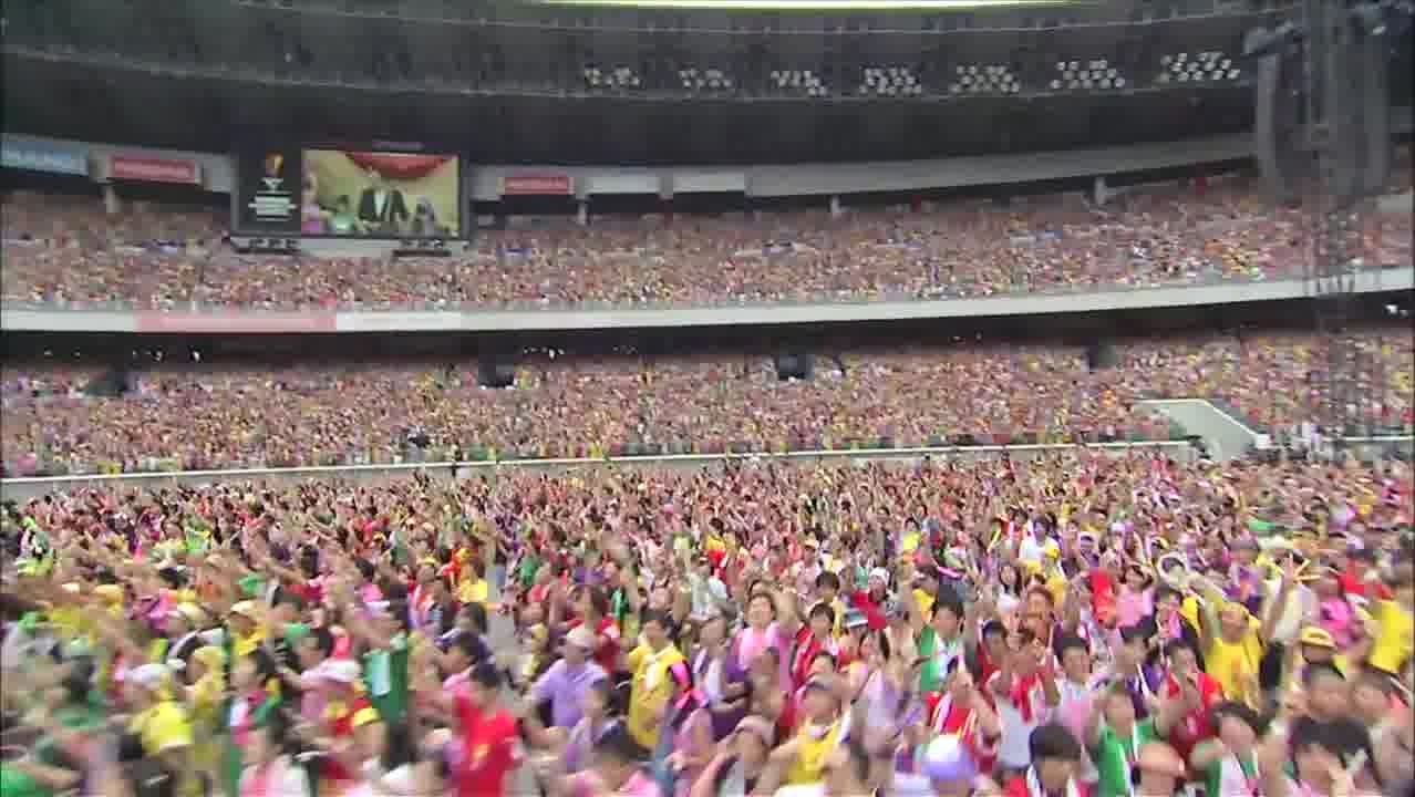 Momoclo Natsu no Bakasawagi -World Summer Dive- 2013 pt.1