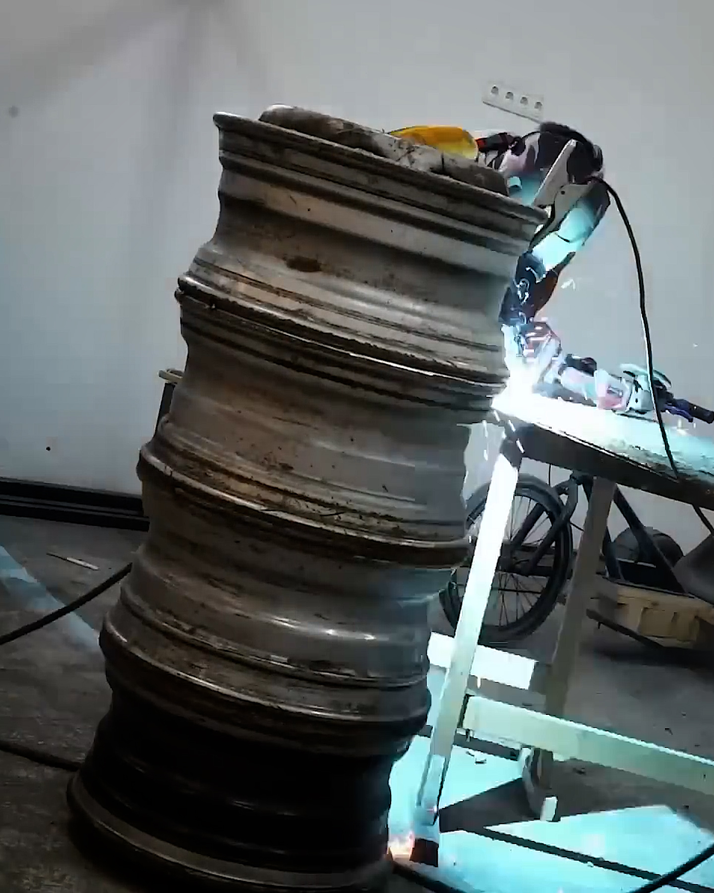 Homemade Wood Stove From Truck Rims | DIY & Crafts | Facebook
