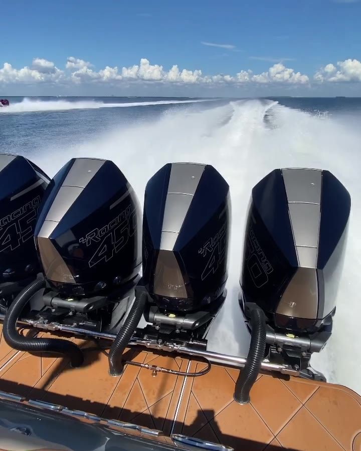 Roland Munoz and Alyson Freilich's beautiful Mystic M4200 with